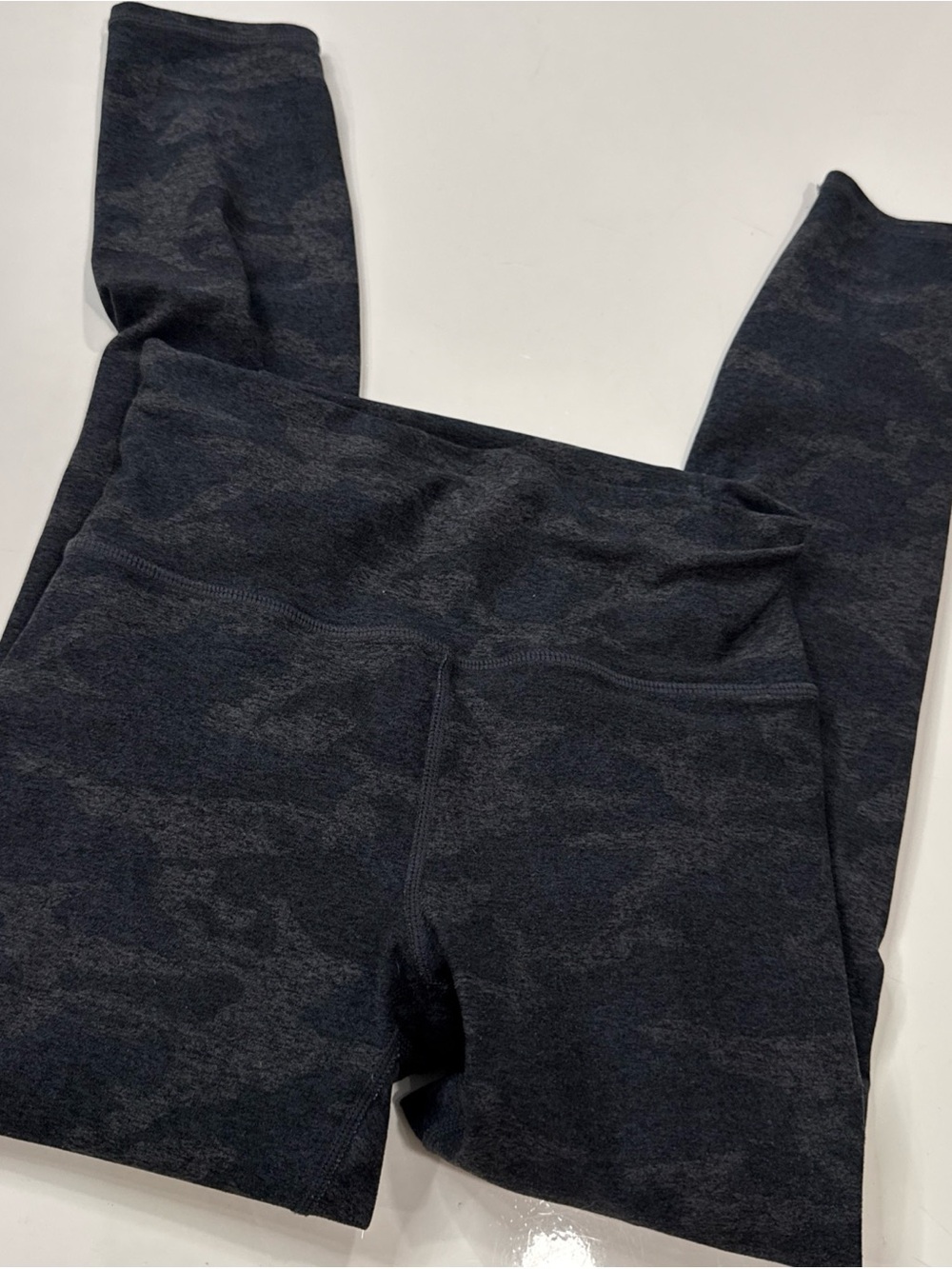 Vuori Women's Clean Elevation Leggings Grey Camo High Rise Size XS A020926